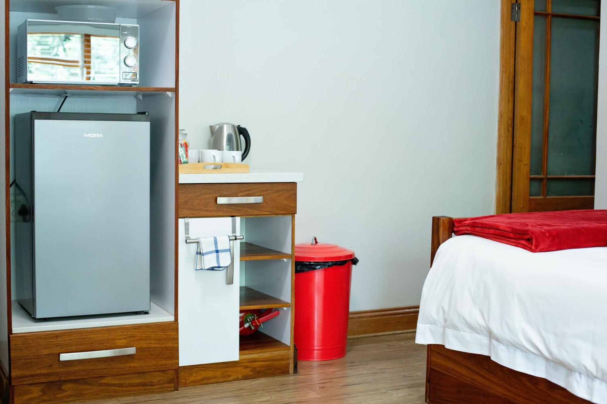 Crisp Guest Rooms Блумфонтейн Экстерьер фото